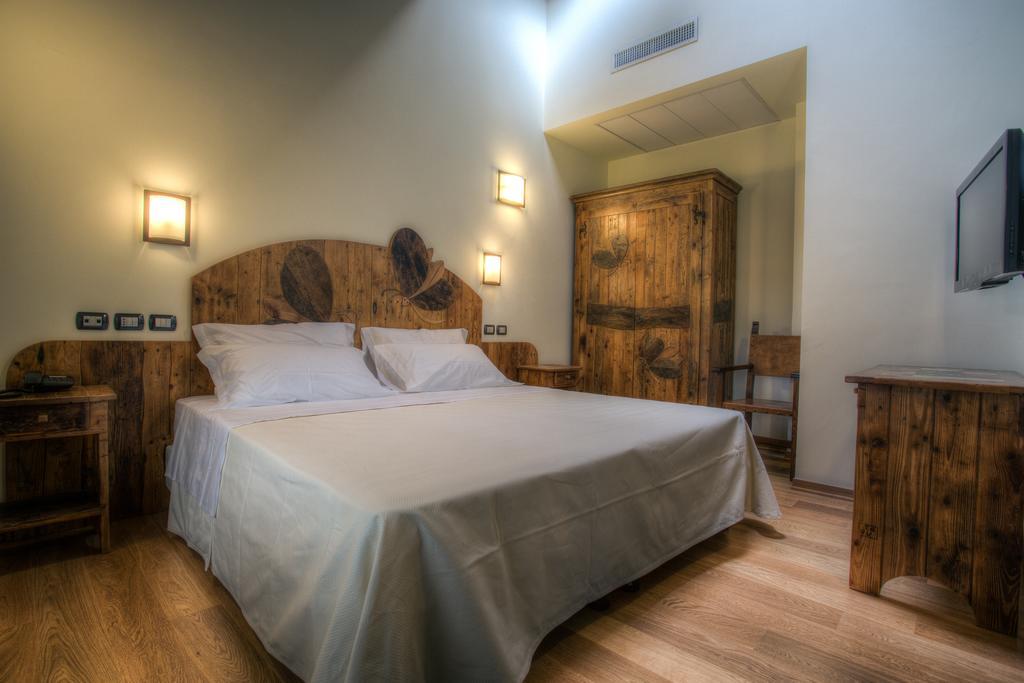 Hotel Il Duca Del Montefeltro ペンナビッリ 部屋 写真
